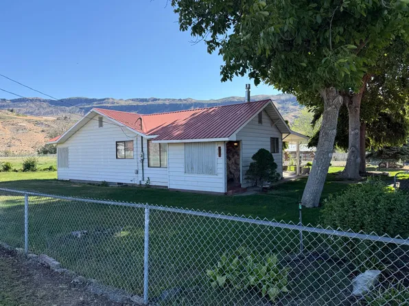 1451 Douglas St, Rock Island, WA 98850