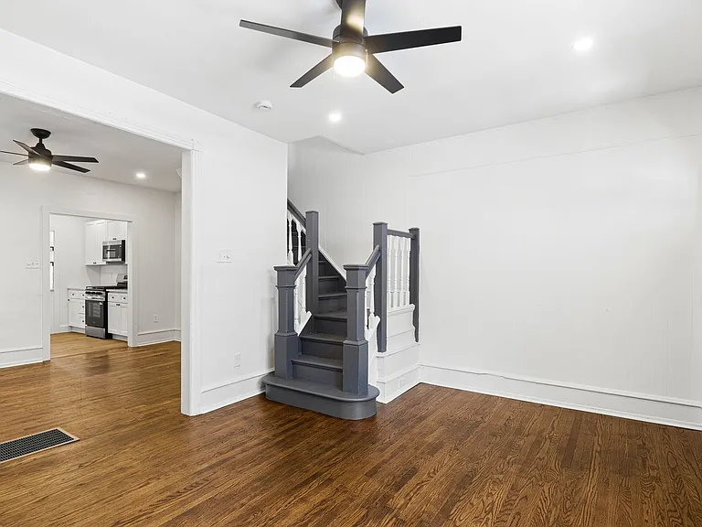 1329 S Lindenwood St — Photo 1