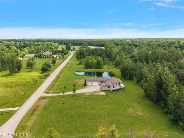 2848 E Mill Creek Rd, Saint Clair, MI 48079