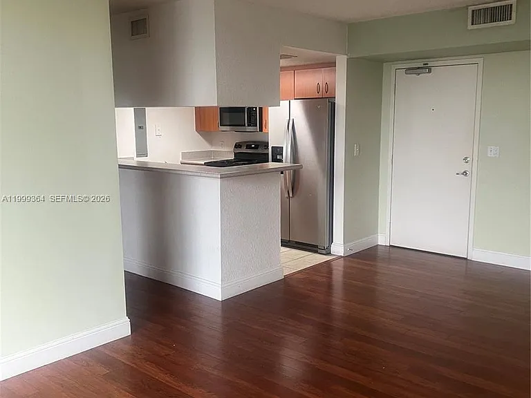 816 NW 11th St #1002 — Photo 1