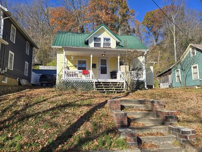 131 Grosvenor St, Athens, OH, 45701