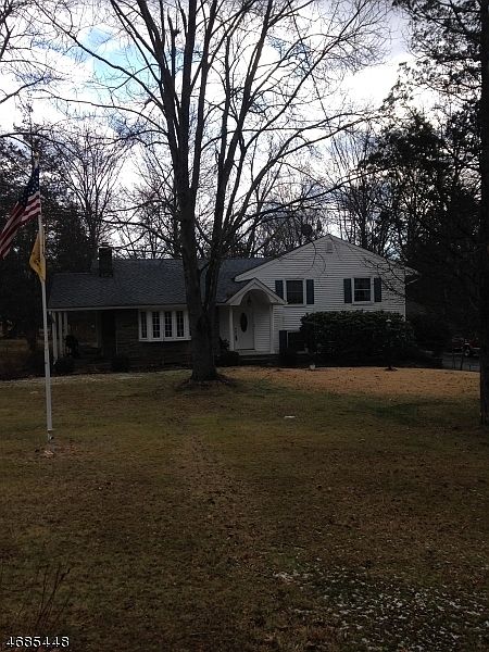 2nd image of 8 Peach Tree Rd