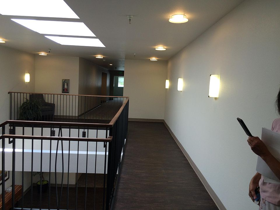 5th floor hallway