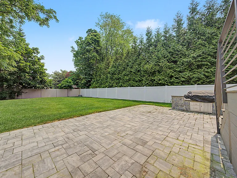 67 Westervelt Pl — Photo 40