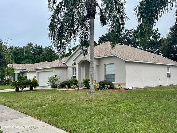 2nd image of 827 Saint Michel Dr