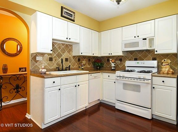 2nd image of 1430 N Evergreen Ave APT 2C