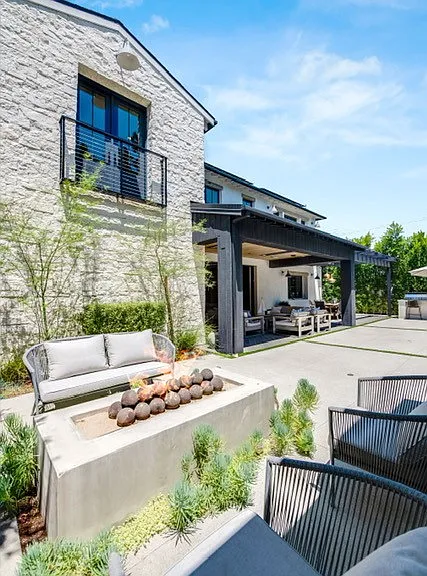 5150 Beeman Ave — Photo 44