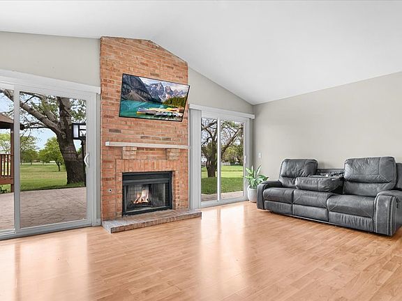 2nd image of 1210 Camden Ln