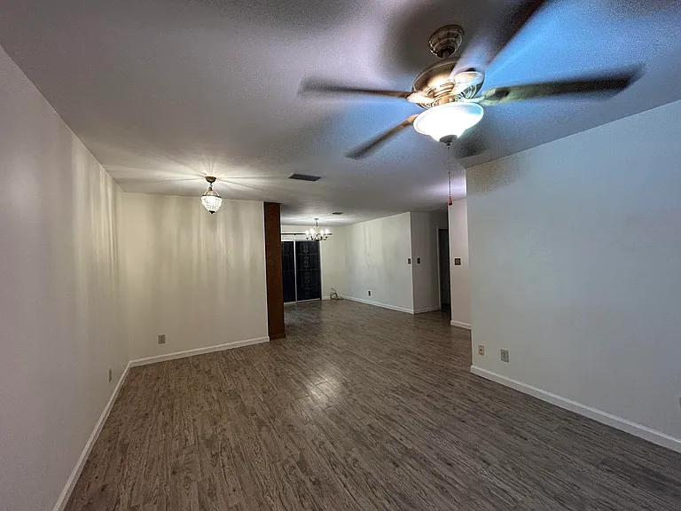17 Ebony Ave — Photo 20