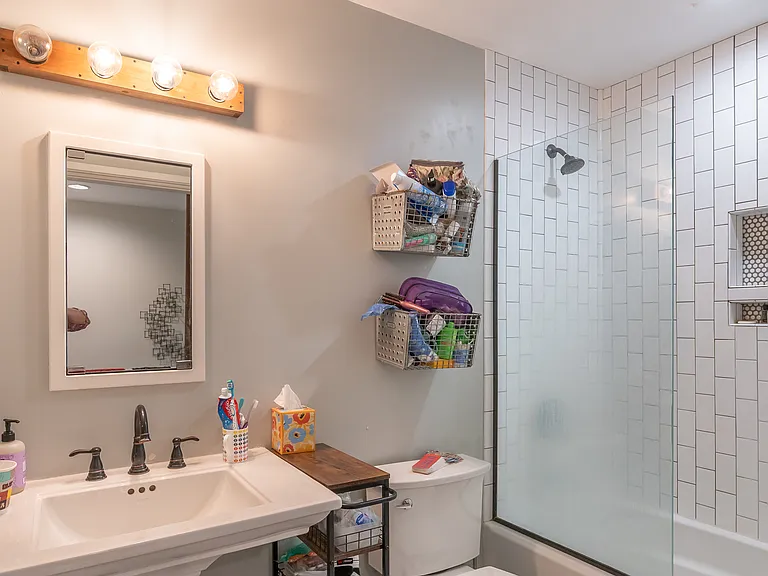 240 Heath St #8 — Photo 17
