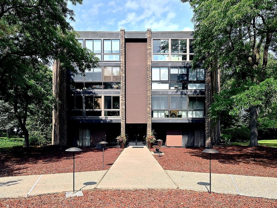1st image of 1700 Lexington Ave #403