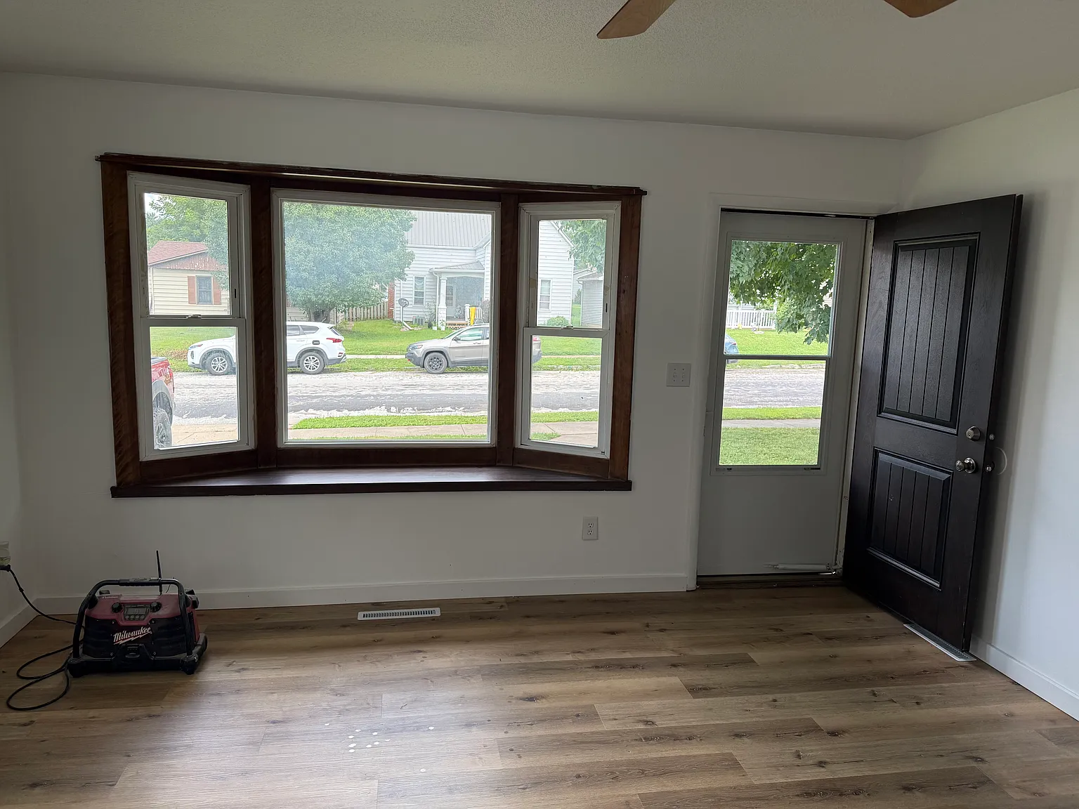 710 Van Buren St — Photo 4