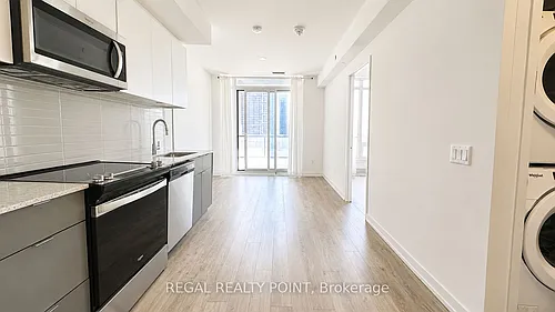 8868 Yonge St Photo 1