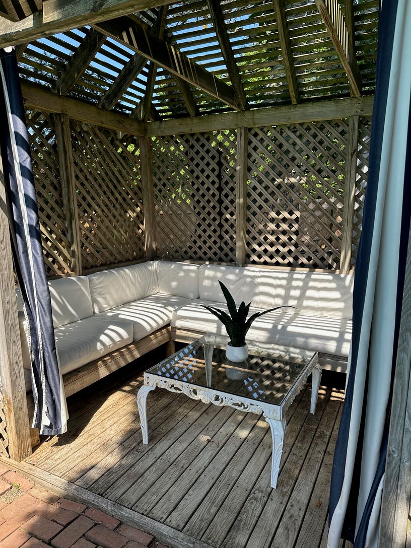  outdoor gazebo sitting area