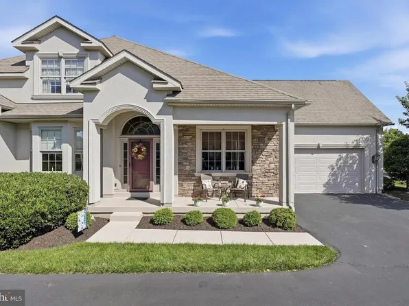 265 Country Club Dr, Telford, PA 18969