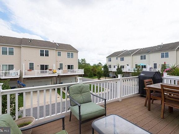 3rd image of 247 Keenan Way