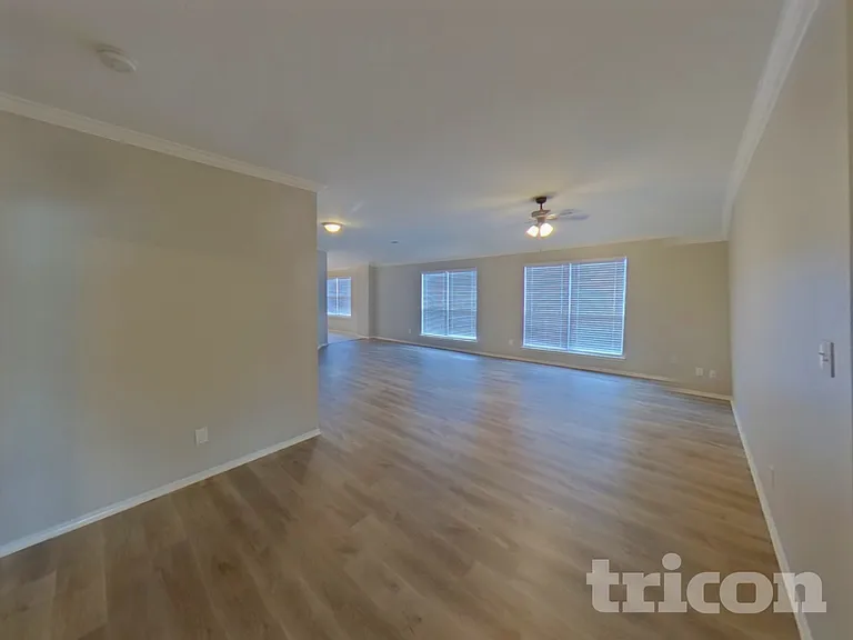 716 Sequoia Dr — Photo 3