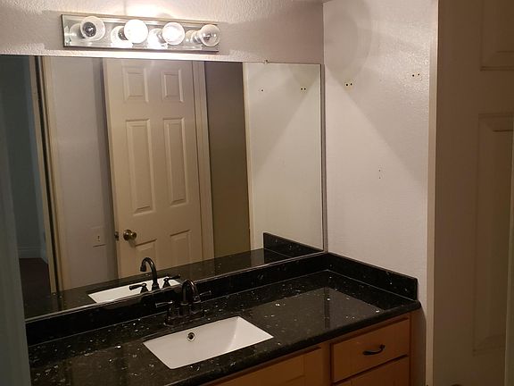 4th image of 2859 Buena Crest Ct