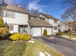 7 Lily Ct, Yorktown Heights, NY 10598