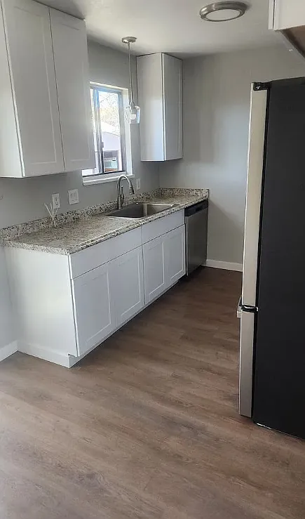 523 1/2 Gardner Way - 1 — Photo 4