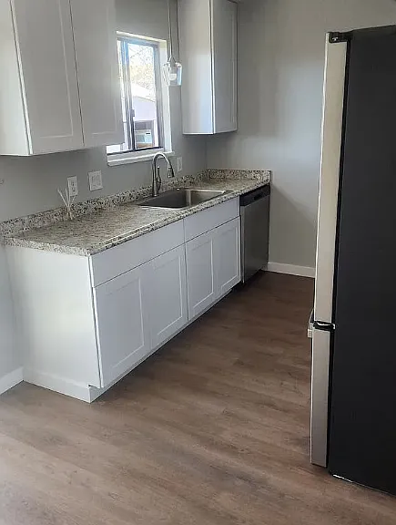 523 1/2 Gardner Way — Photo 4