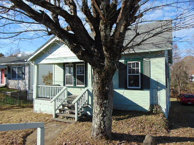 1st image of 209 Westwood Dr