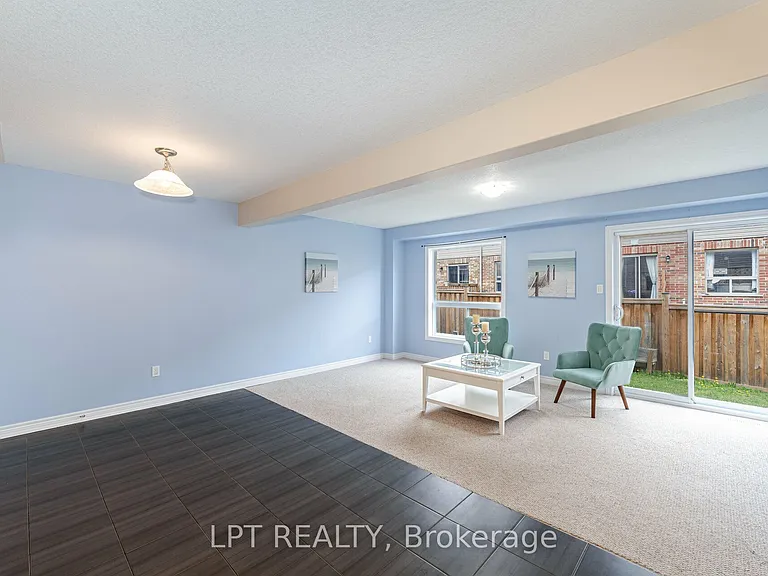 124 Parkinson Cres #15 — Photo 4