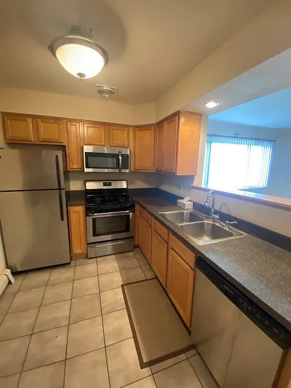 1 bed, 850 sqft, $1,895 — Photo 1