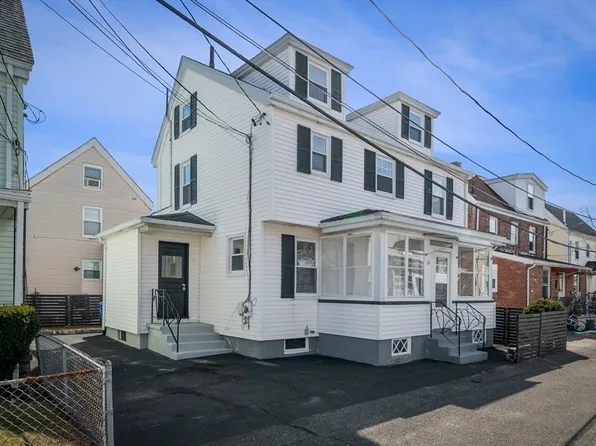 14 Quirk Ct, Newton, MA 02458