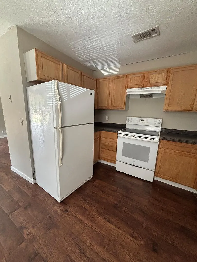 1025 6th Ave N - Apt. 10 — Photo 4