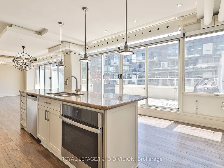 32 Stewart St #705 — Photo 12
