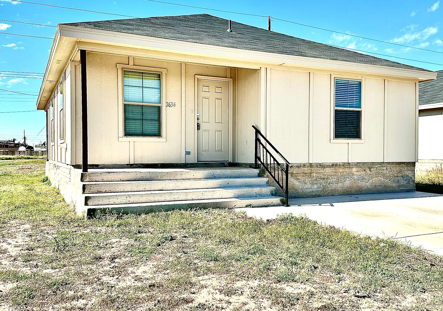 Cozy 3/2 In East Lubbock! — Photo 1