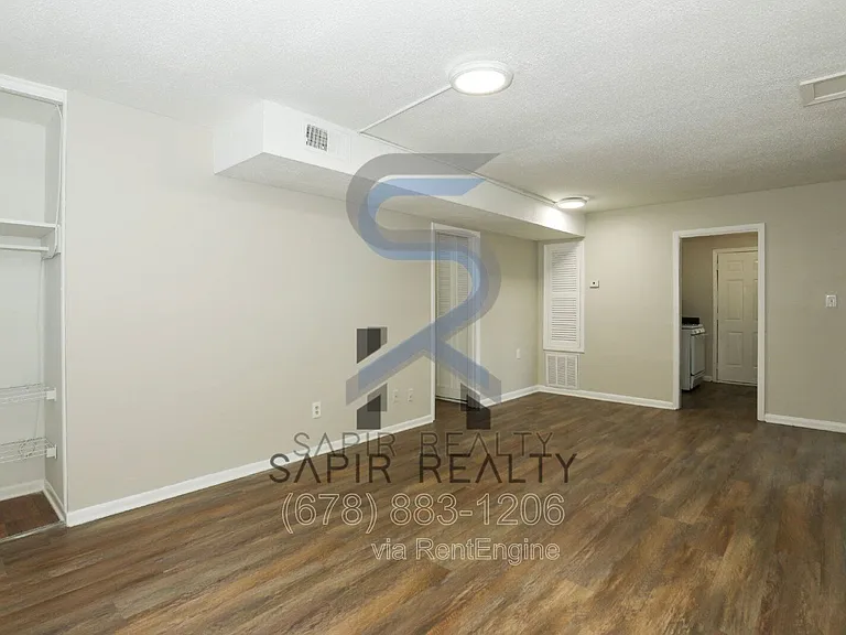 3300 College St #5 — Photo 5