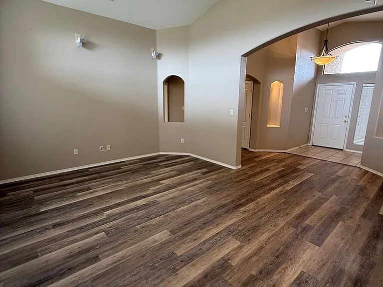 2526 Tuscan Hills Ln — Photo 8