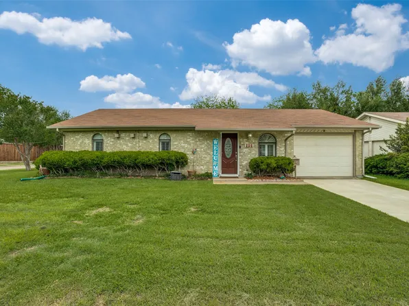 326 Independence Dr, Garland, TX 75043