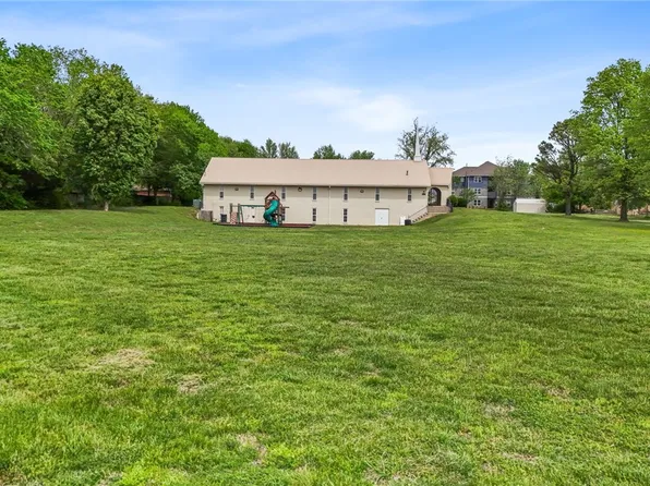 928 E Don Tyson Pkwy, Springdale, AR 72764