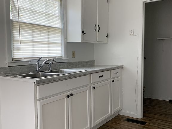 4th image of 719 English St