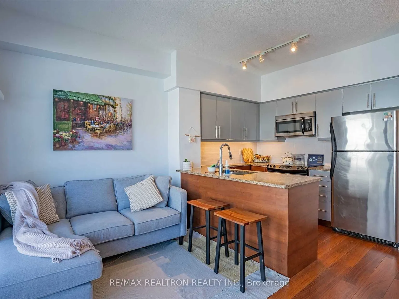 2 bed, $2,400 — Photo 1