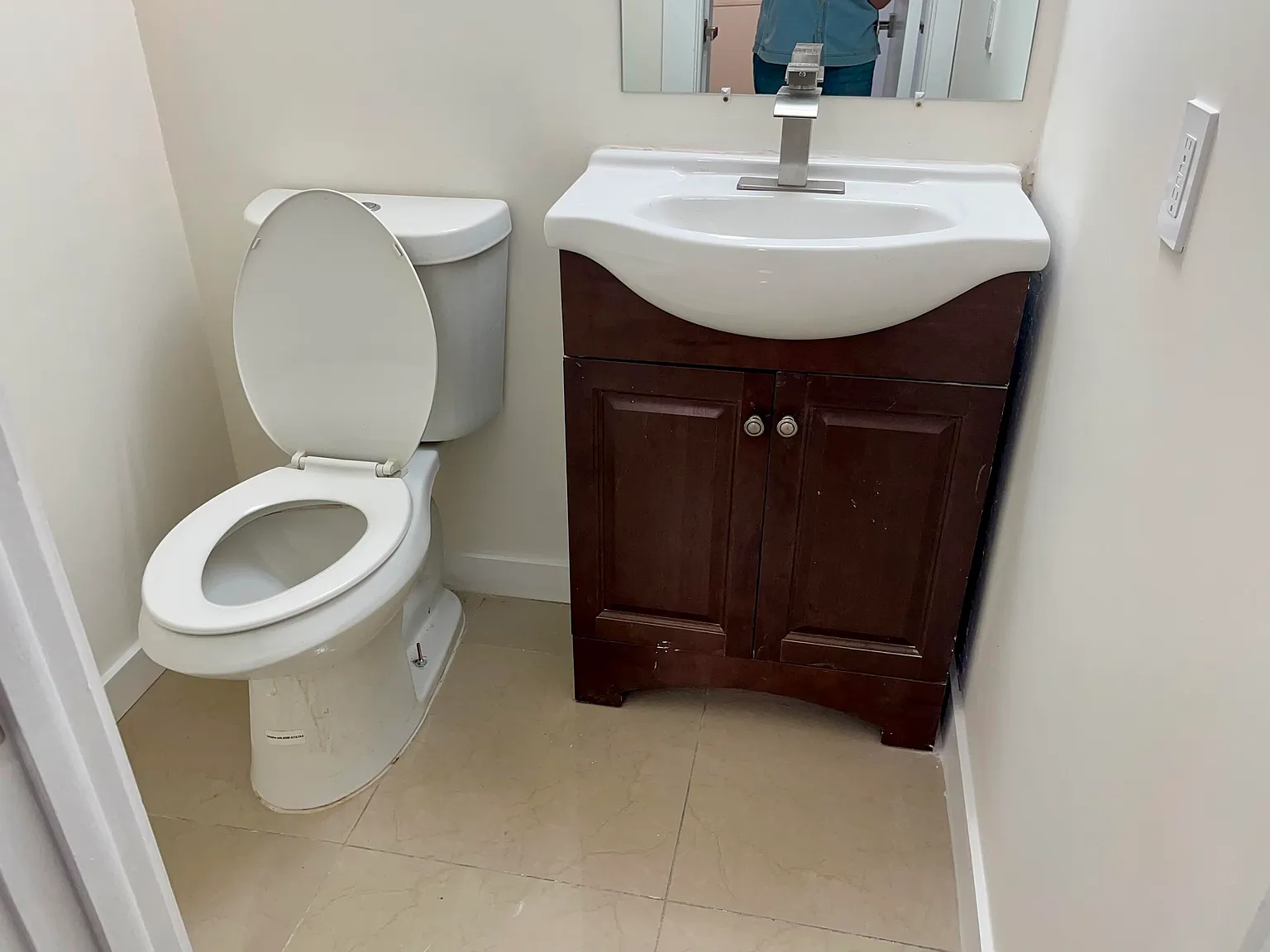 1 bed, 1.5 bath, 719 sqft, $2,000 — Photo 4