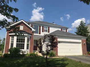 571 Suncrest Dr, Aurora, IL 60506