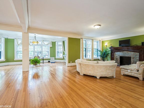 2nd image of 1-1219 E Madison Park #1