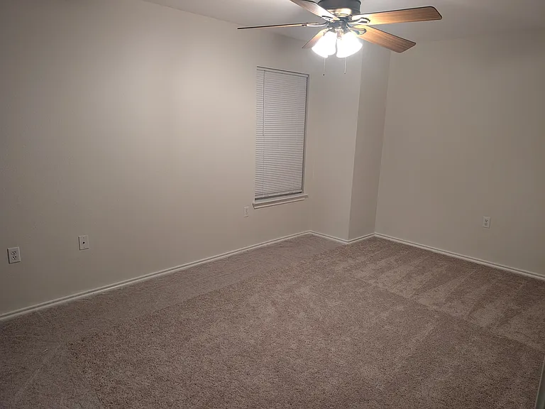 292 Housefinch Loop — Photo 10