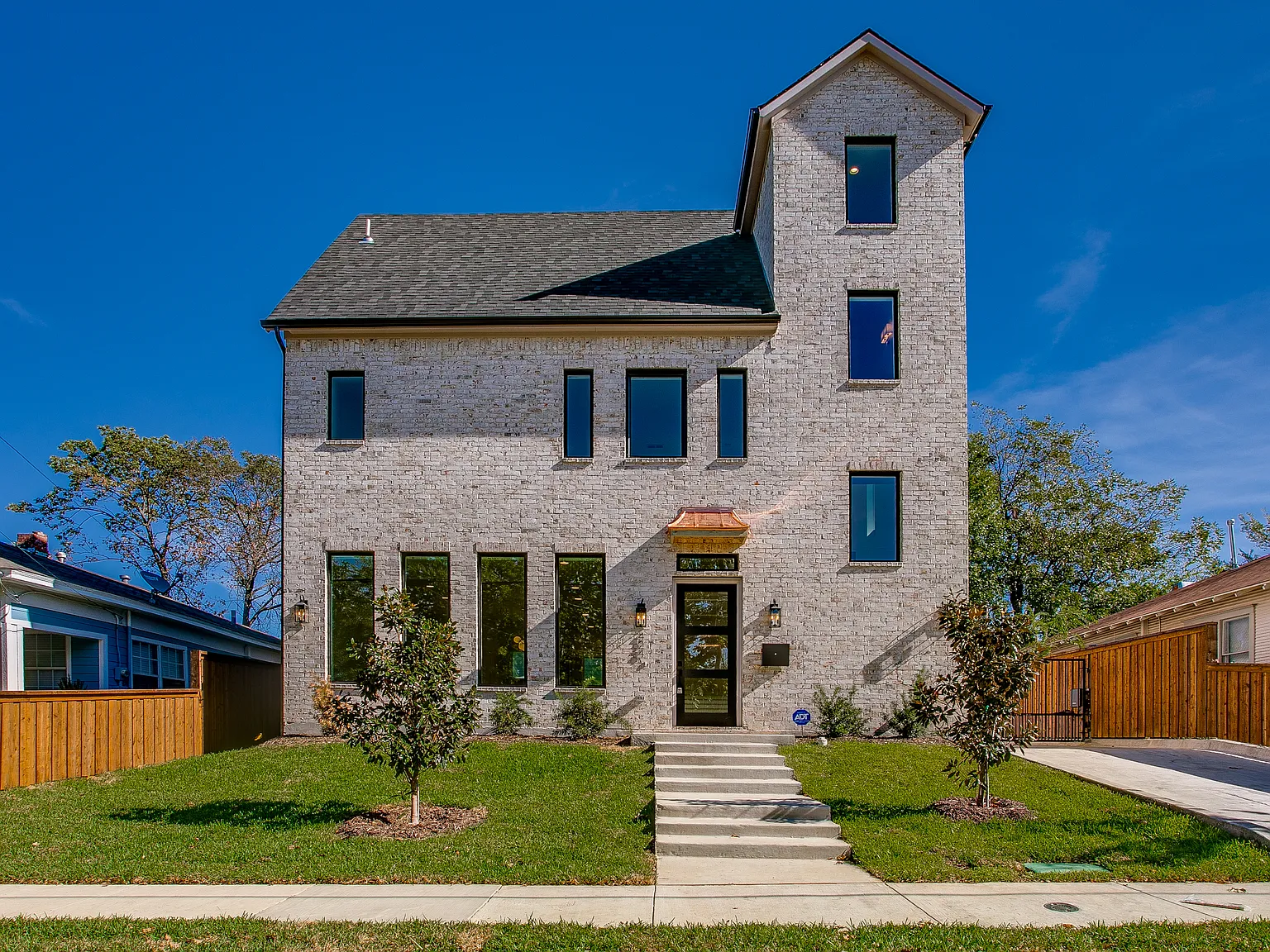 Stunning Luxury Home Steps from Bishop Arts! — Photo 1