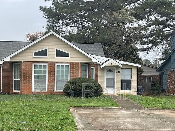 2nd image of 2140 Meadowview Ct SE