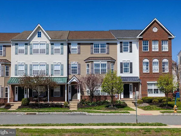 2036 Berkeley Dr, Pennsburg, PA 18073