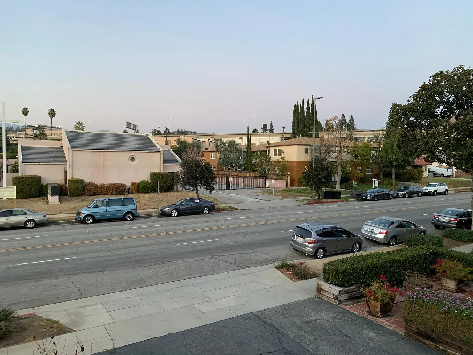 1502 E Broadway Ave — Photo 3