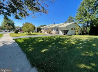 19 Spring Crest Blvd, Sinking Spring, PA 19608