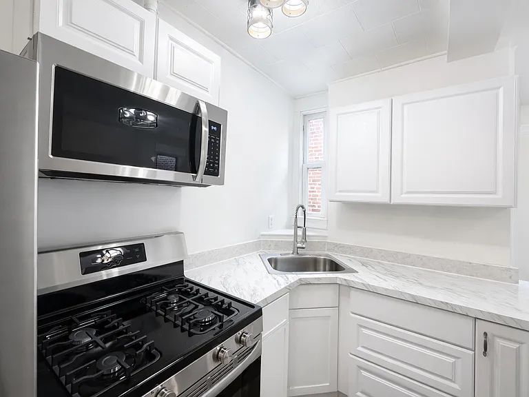 210 Laurens St #3 — Photo 3