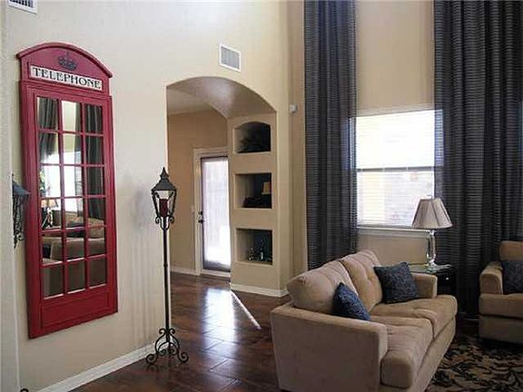 5th image of 213 S Stoneside Dr