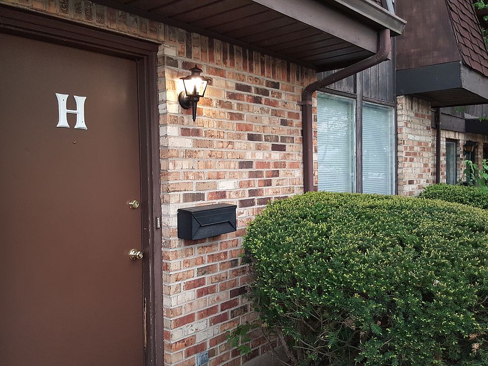 2nd image of 400 W Funderburg Rd APT H